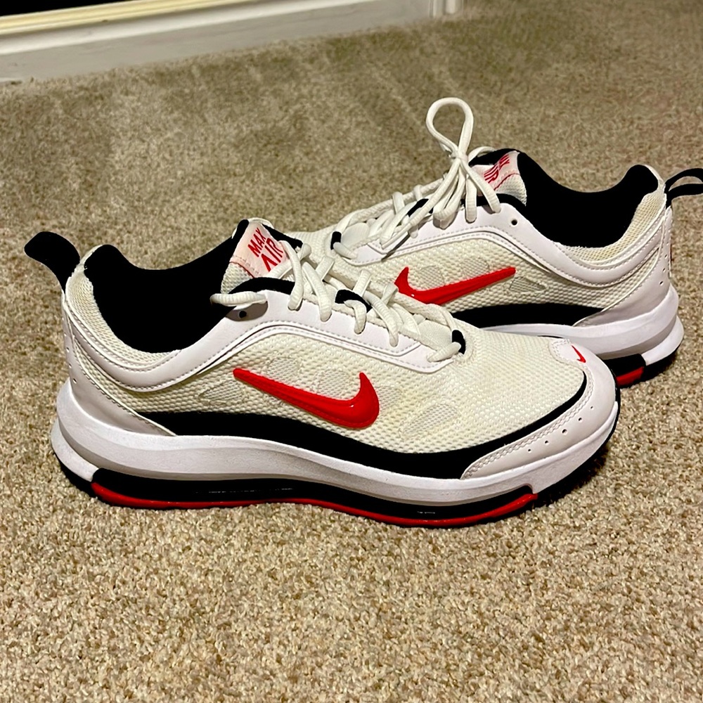 Nike Air Max AP running shoes. Size mens 8